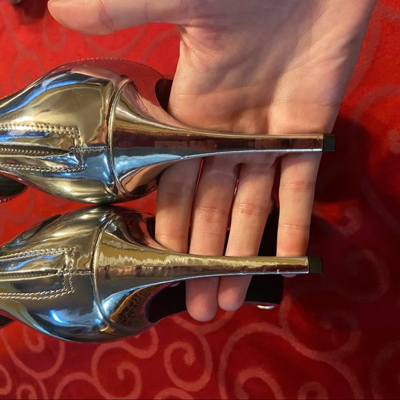 New Kendall & Kylie Silver Open Toe Heels 9 - Picture 7 of 7